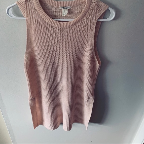 Knitted sleeveless street wear  top - Picture 1 of 5